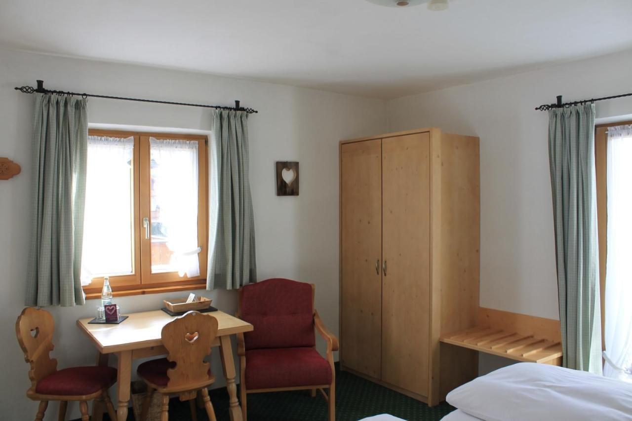 Fruehstueckspension Gaestehaus Zum Weissen Roessl Валльгау Екстер'єр фото