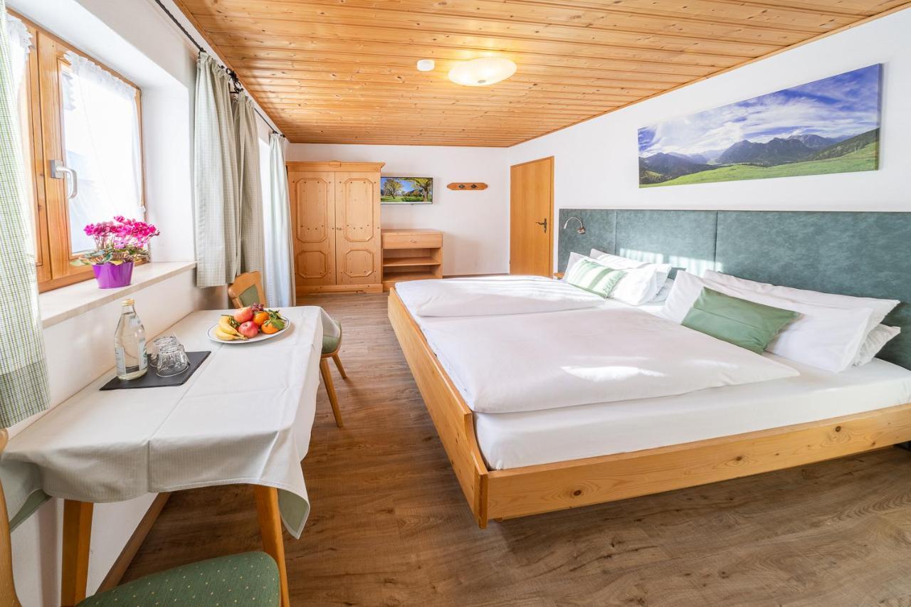 Fruehstueckspension Gaestehaus Zum Weissen Roessl Валльгау Екстер'єр фото